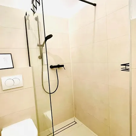 Skapin Dvor Eg Pakostane